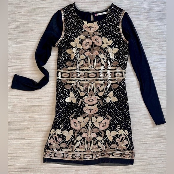 CHELSEA & VIOLET GOLD SEQUIN MINI DRESS - Picture 1 of 8
